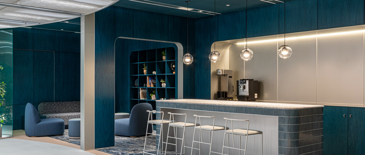 モノの流れを制する者が、プロジェクトを制す。プラント調達の最前線へ。