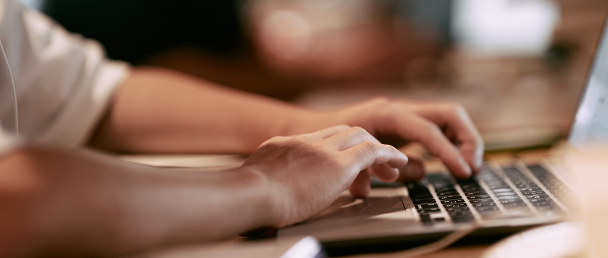 モダンな技術でチームをリードするシニアフロントエンドエンジニア募集！