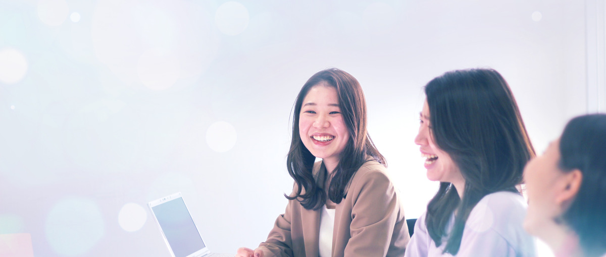 大手企業の担当者が考えても答えが出ない課題にチームで挑むWebディレクター