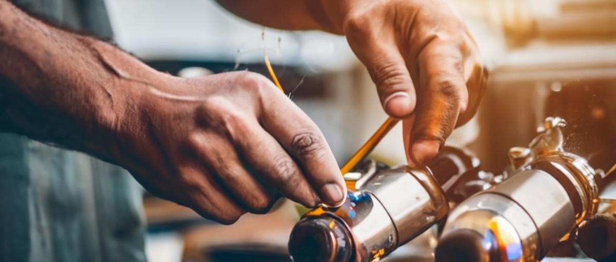 ゼロからでもプロに。光を操る匠の技、継承しませんか？