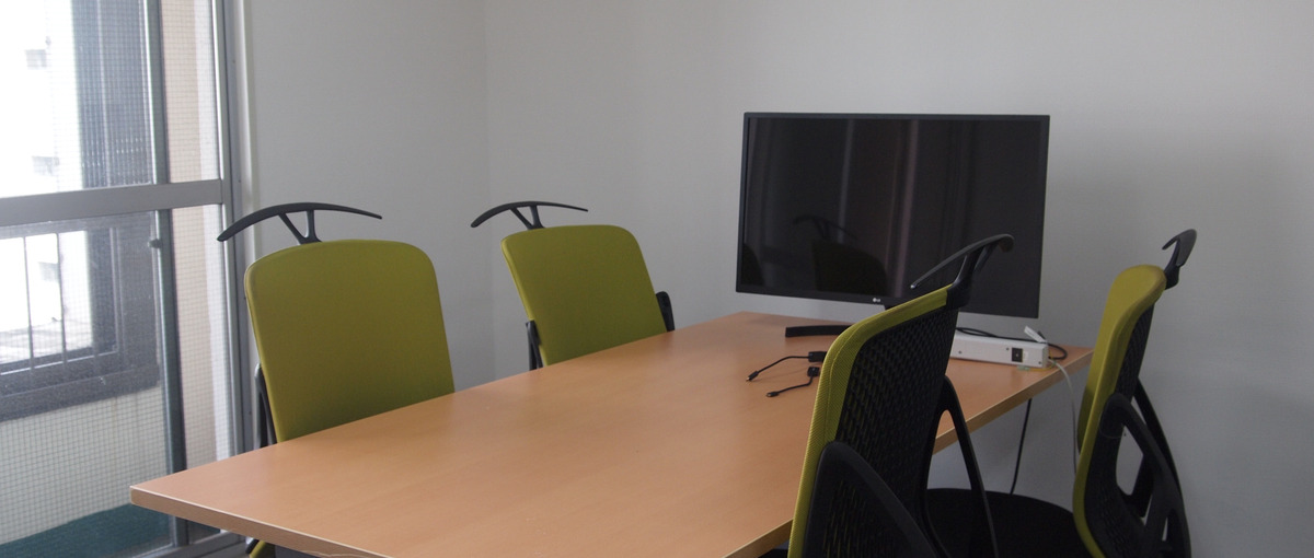 インサイドセールス｜少数精鋭チームでリーダー職も目指せる！