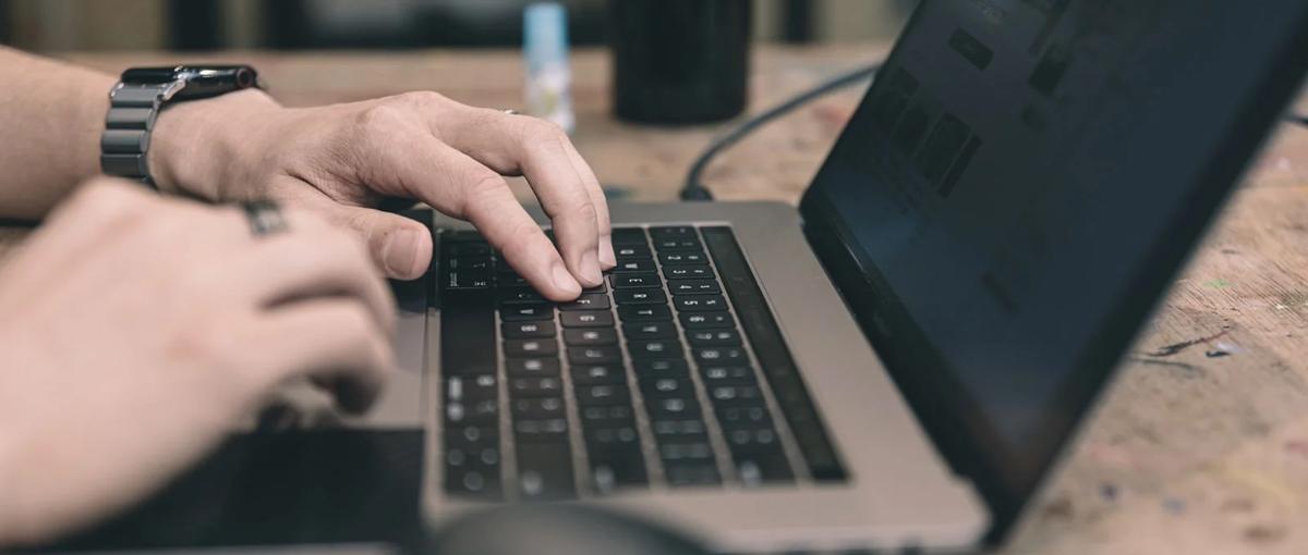 メディア運営の知識が身につく！大手メディアの編集ディレクター募集！