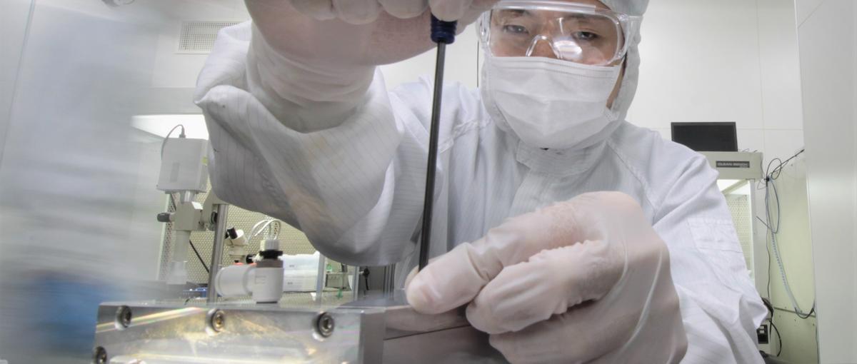 ものづくりの原点を追求する。光と向き合う技術職、募集中。