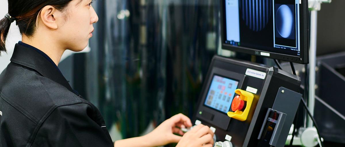 人の技と最先端技術が融合する現場で、あなたの手を試しませんか？