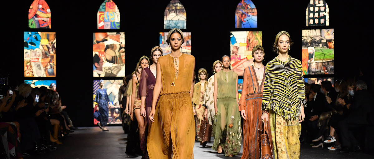 ファッション/デジタル事業の新規プロジェクトの上流コンサル/プロマネ