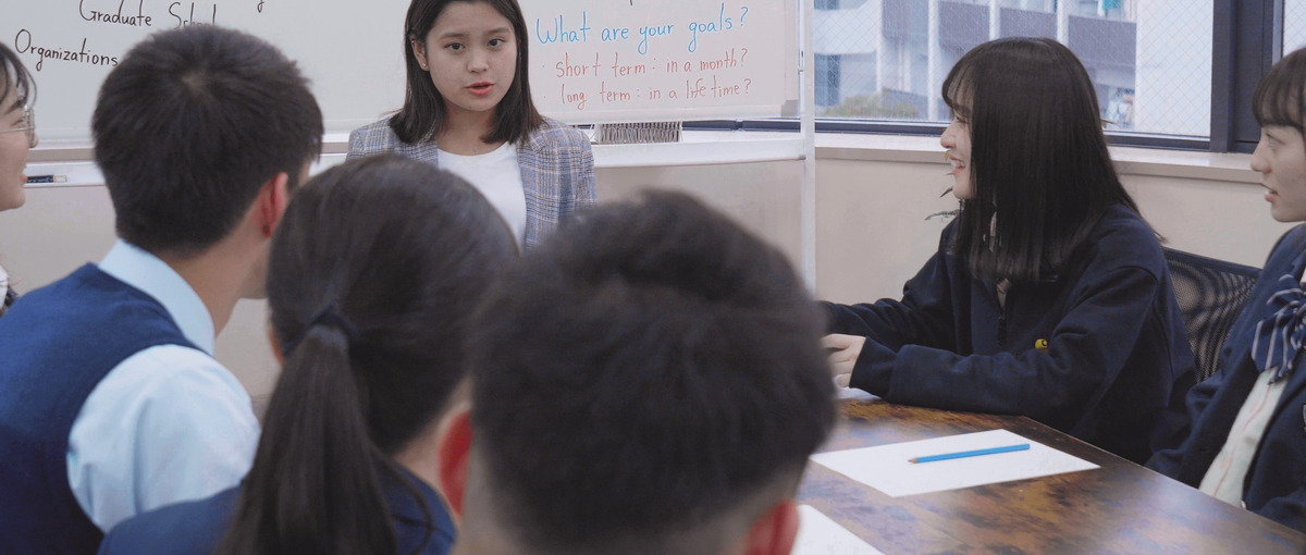 英語力を活かして高校生の夢を実現するキャリア教育事業の校舎マネジャー募集！