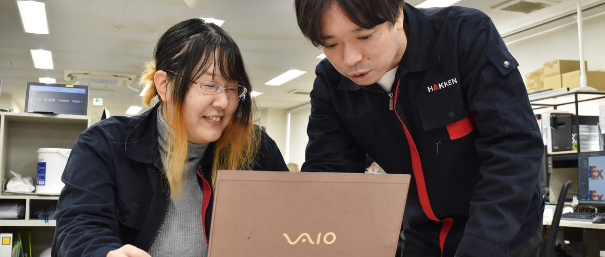 街中で見かける年間1万件の有名ブランドのLEDサイン制作を支える営業事務！