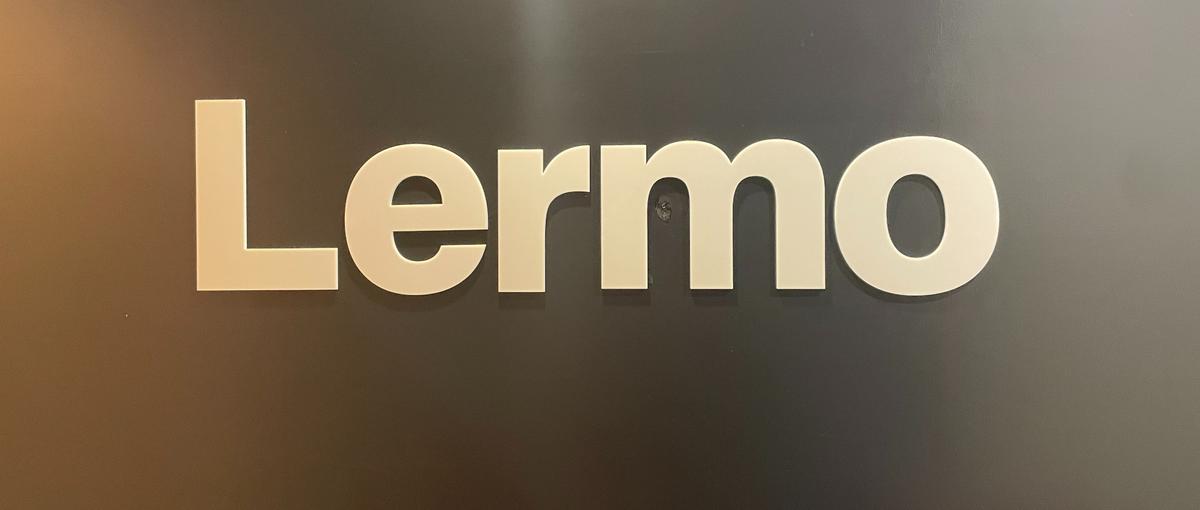 発想×実装で0からアイデアをデザインできるクリエイティブなデザイナー募集！