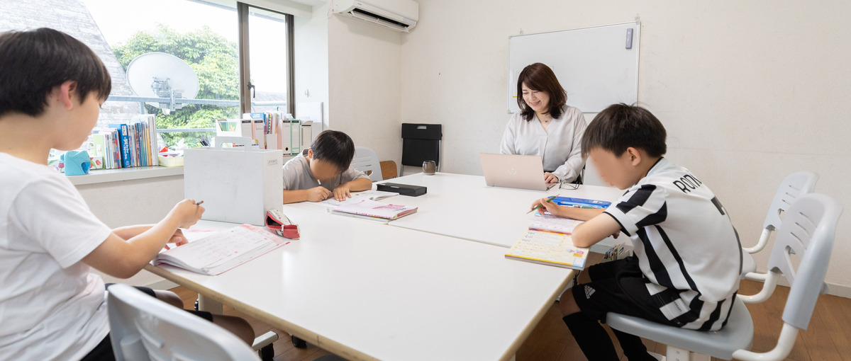 裁量度の高い民間学童で探究学習を開発する教育担当主任・保育チーフを募集