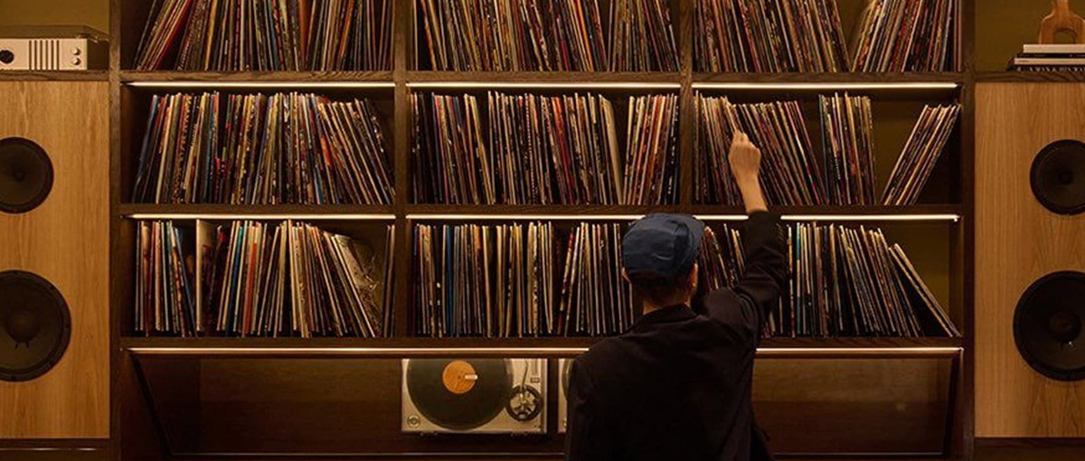 沖縄からカルチャーを発信するバーのはじまりを導く。店長候補募集！