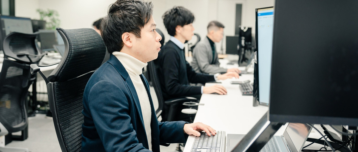 1社に深く深耕するコンサルティング。長く深く関わることでスキルを磨く。