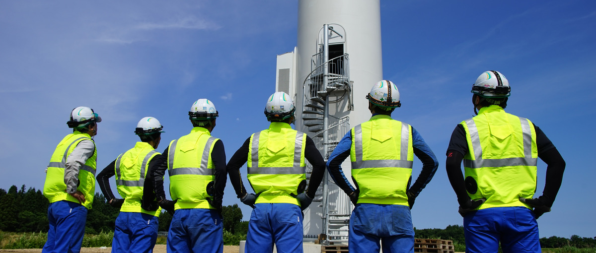 新卒／再生可能エネルギーエンジニア募集　空を見上げる仕事。