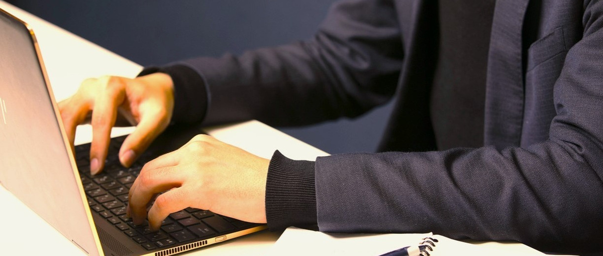 事業の成長を支える経理業務でキャリア構築！不動産上場企業の経理スタッフ募集