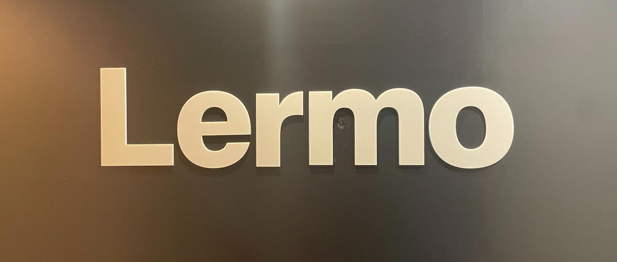 発想×実装で0からアイデアをデザインできるクリエイティブなデザイナー募集！