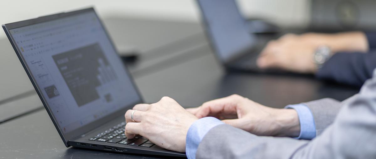 クラウドエンジニア｜安定基盤で、思い切り挑戦したいあなたを探しています！