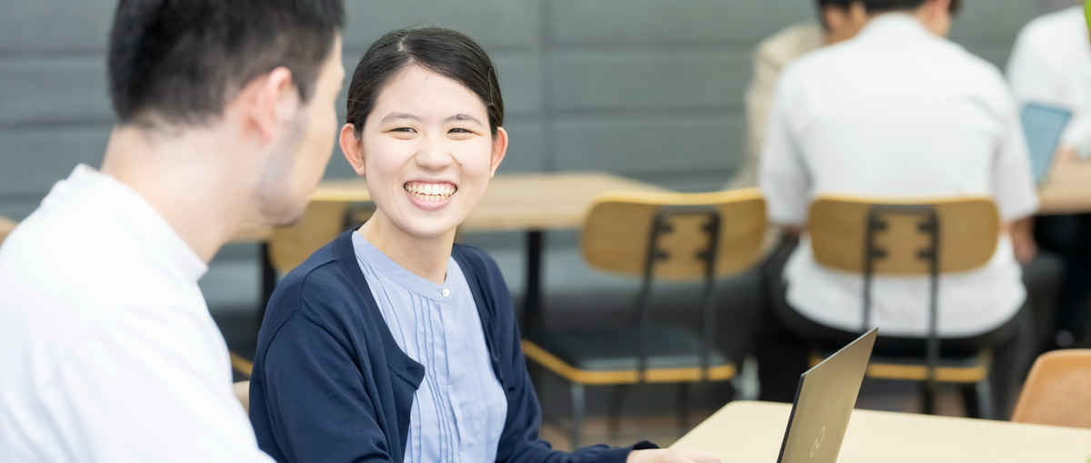 調整力や気配りが武器になる。技術だけでは動かない開発現場を支える仕事です