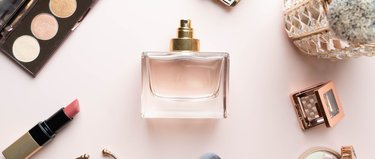 女性に刺さるデザインが得意な方｜美容・化粧品系の広告デザインお任せします