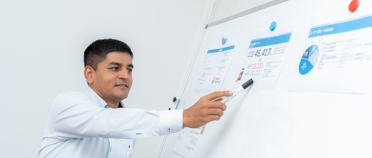 人材業界の市場分析から仕掛ける、国際色豊かな戦略営業チームのメンバー募集