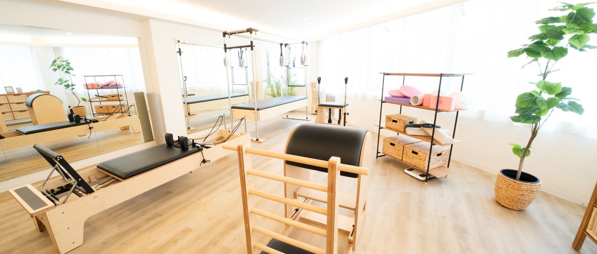 急成長スタジオのブランド戦略を統括｜思想〜ビジュアルまで手掛けるポジション