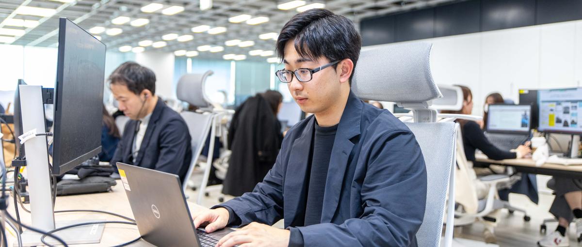 大規模プライム案件に挑戦しキャリアアップ！フロントエンドエンジニアを募集！