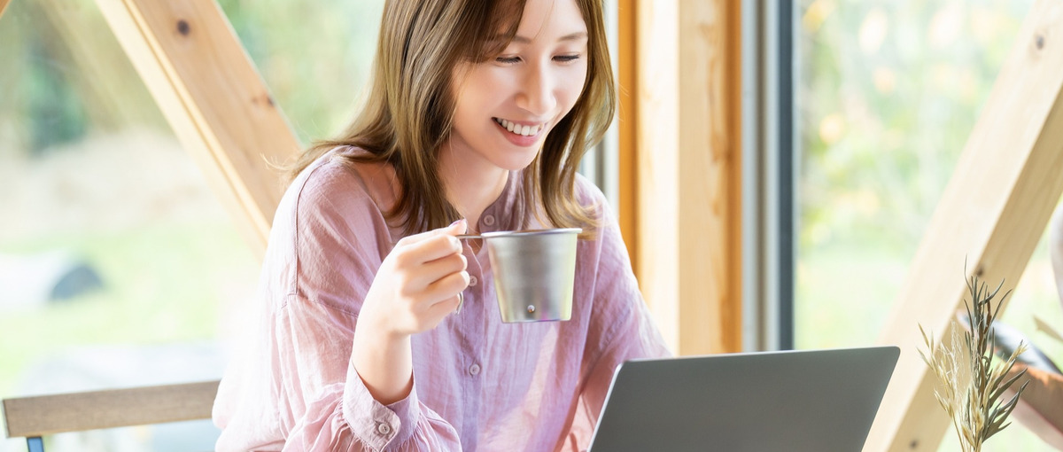 働く場所は自由！自分らしく働ける事務スタッフ│学生向けサイトの更新・運用