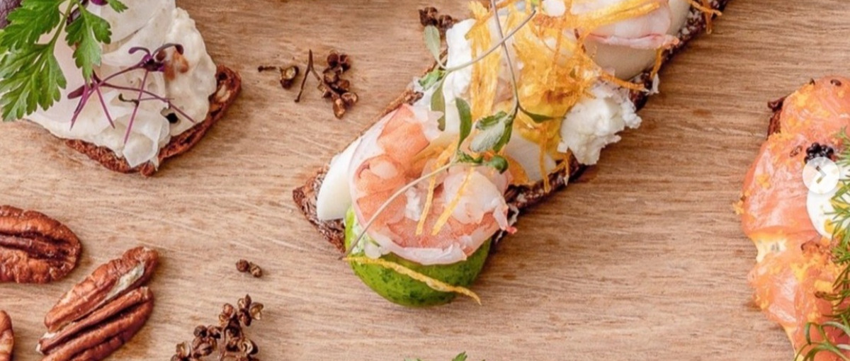 箱根の自然に囲まれたキッチン。美しい北欧フードに腕を振るってください！