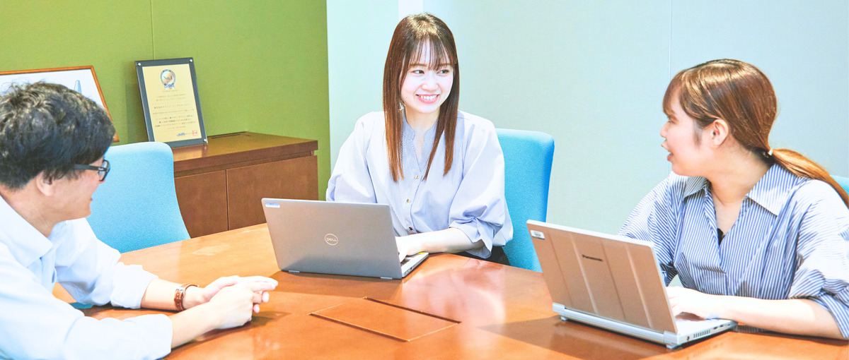 手に職は、誰でも掴める。 充実の研修で、一生モノのスキルを習得しませんか？