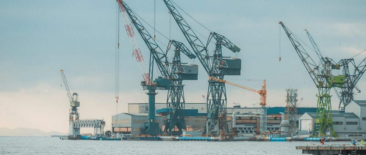 機械が好きを仕事に。物流インフラを港から支える営業×技術職募集！