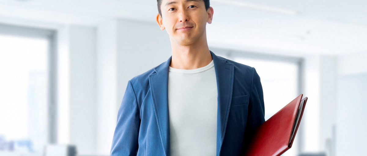 働く時間も場所も自由│自社新卒採用サービスの拡販で、業界に変革を！