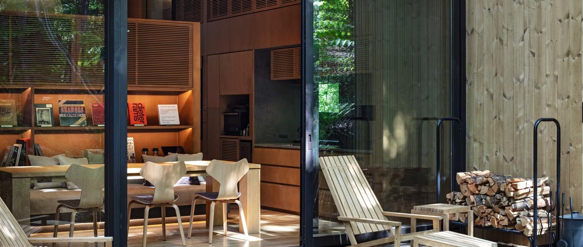 世界観をビジュアルとコードで形にするブランドサイトデザインエンジニアを募集