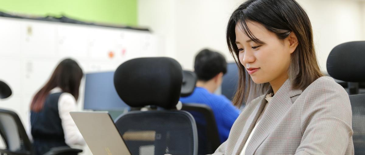 クリエイティブ特化型SaaSのCS募集！法人対応経験＆サポート力を活かそう