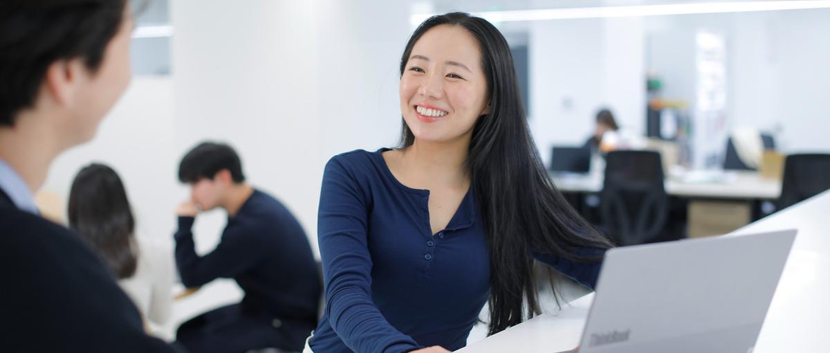 立ちっぱなしの接客は卒業。赤坂のオフィスから、世界中のゲストをおもてなし！