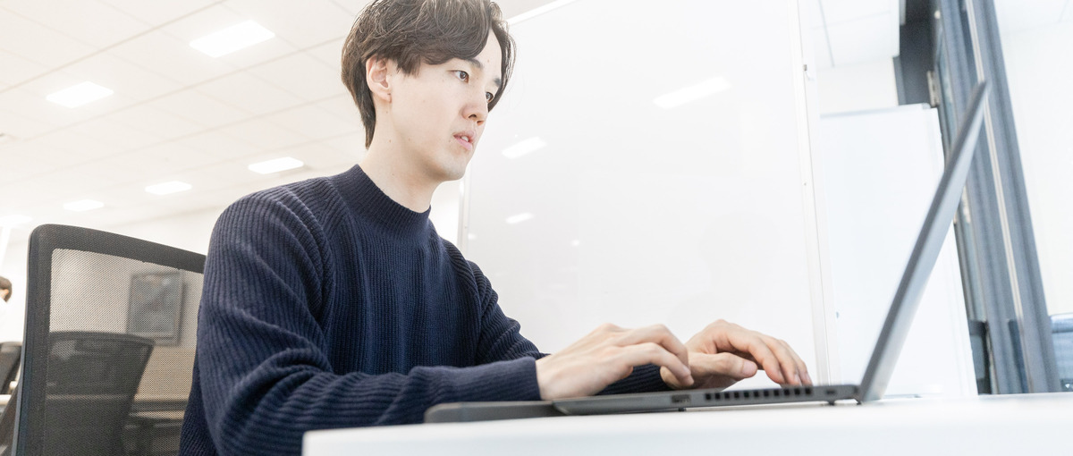 フラットな議論×裁量大！分析に没頭できる環境でヘルスケア業界の課題解決へ