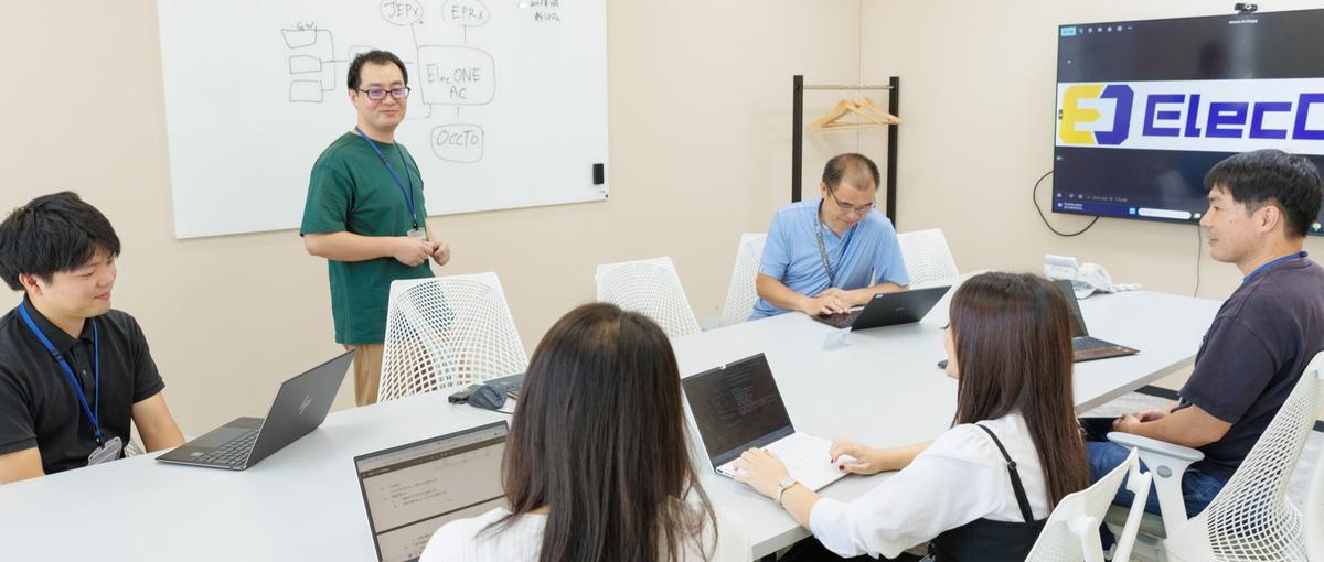 少数精鋭だから埋もれない！実務ゼロから、自社開発のキャリアを歩みませんか？