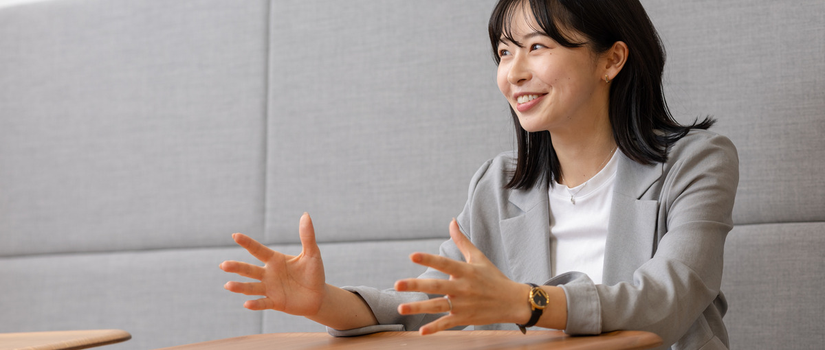 27卒｜デザインに触れる仕事！企業の未来を創るワークプレイス総合職で活躍！