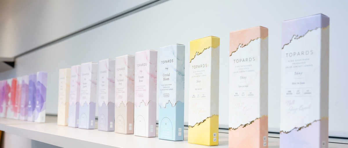 MOLAK等を手掛けるカラコンメーカーのマーケティング/商品企画