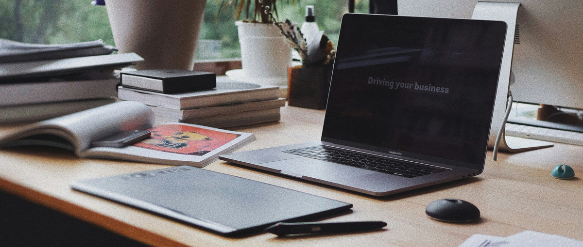 InstagramやWebまで。自社ブランドを動かすデザイナー募集！