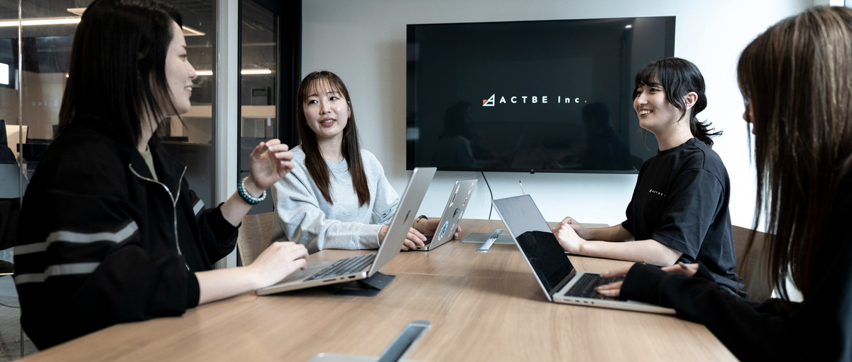 見た目だけじゃない。骨格からデザインする情報設計のプロへ。