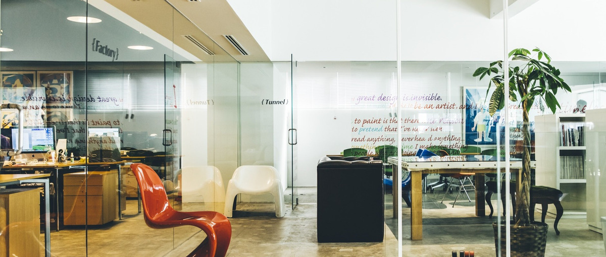 制作を超えて事業を動かすサービスデザイン部プロデューサー／ディレクター募集