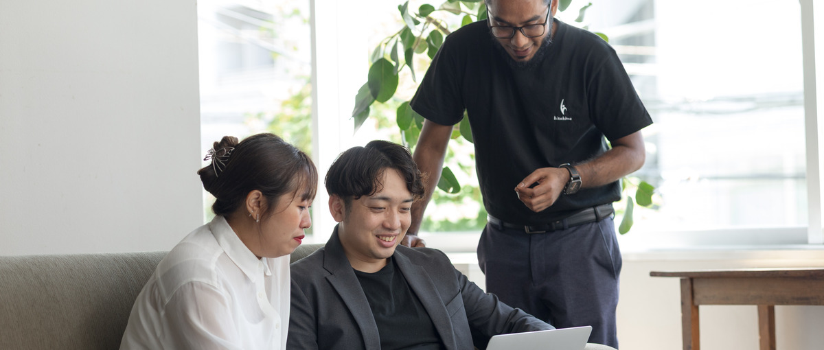 事務×外国人支援｜その法務知識で人生を支えよう。在留資格申請の事務職へ