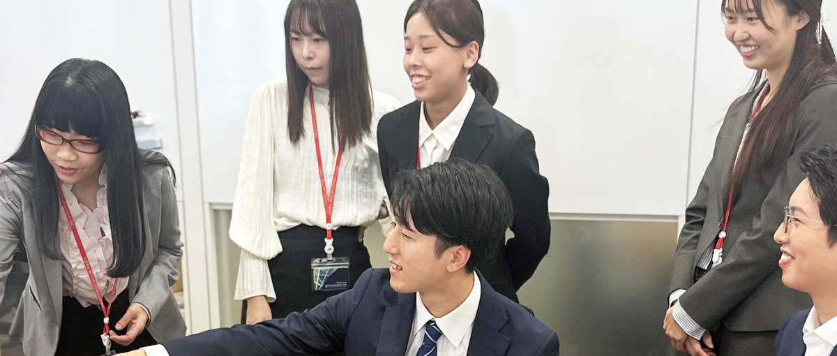 医療現場経験が豊富なメンバーも活躍！日々の対話を通じて知識を共有できる環境