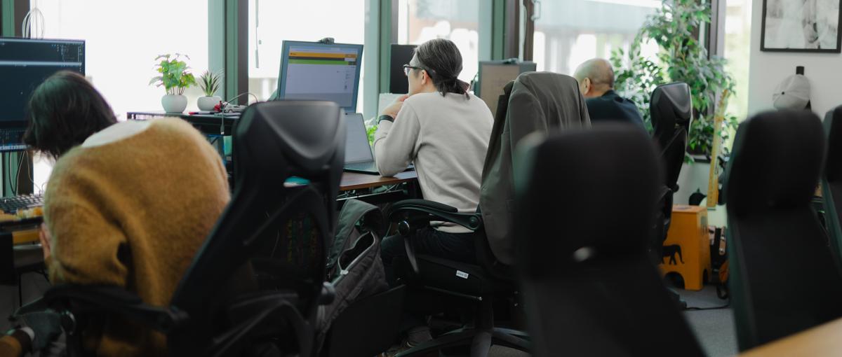  平均年齢33才！豊富な案件から経験を積める環境で、成長をサポート