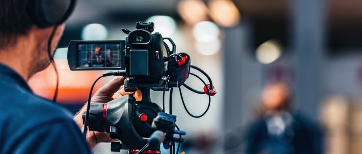 面白そうが応募理由でOK！エンタメの現場で学ぶ番組AD｜関西募集