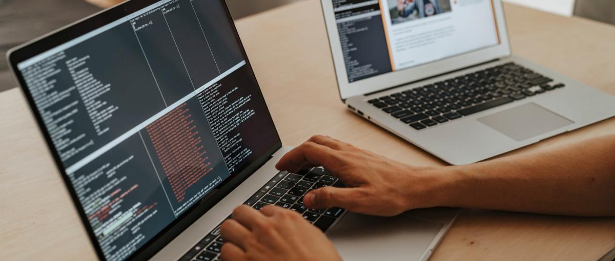 場所や時間に縛られない働き方を実現しませんか？Laravel経験者募集！