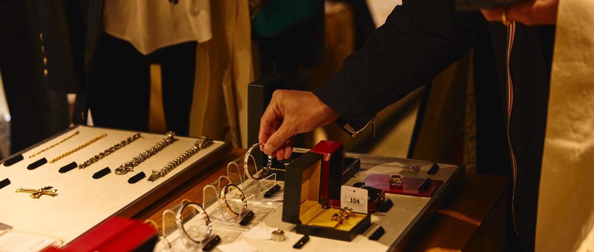 リユースの心臓部へ！ブランド価値を見抜く。真贋のプロフェッショナルを募集！