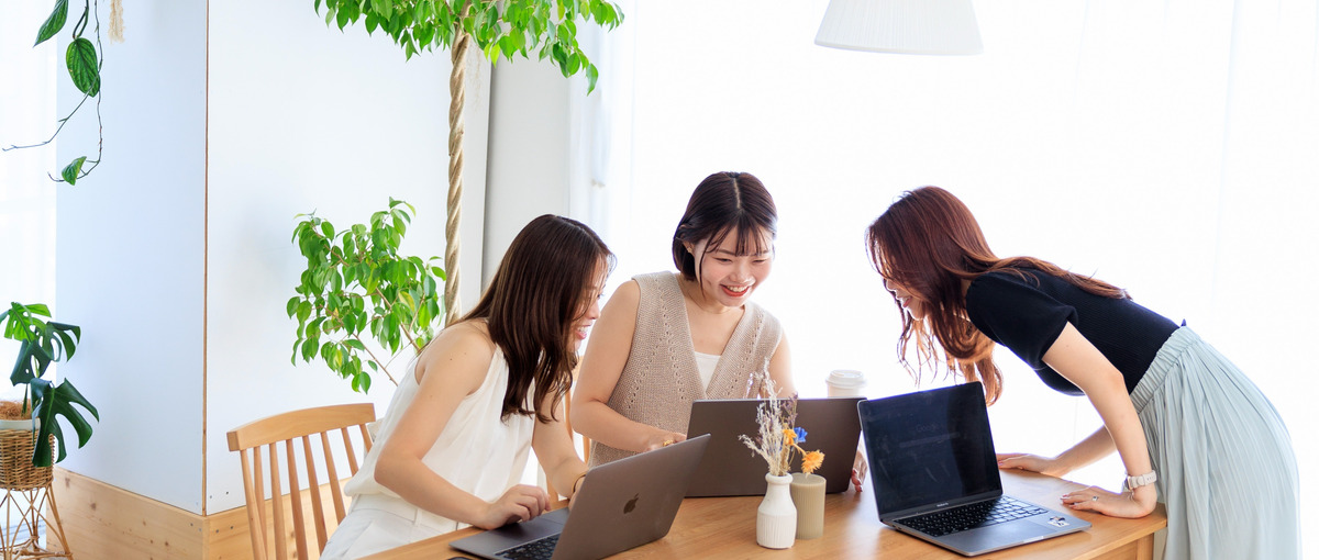 世界観と成果、どちらも守るSNSディレクターを探しています