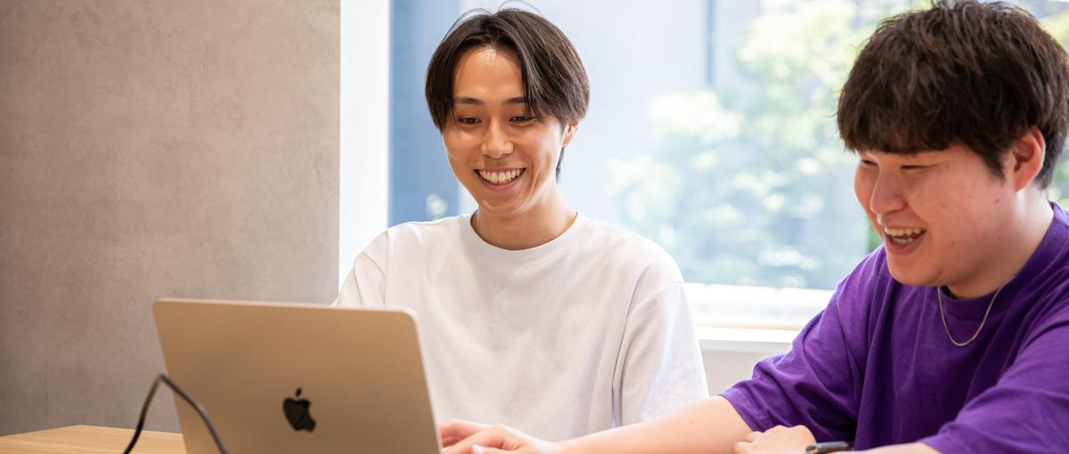 100%自社開発の配信アプリ：フロントエンジニアを募集！9割が経験0入社！