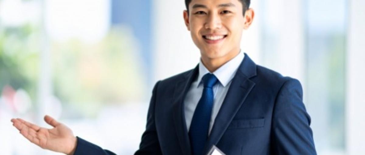 まだ将来に迷ってるあなたへ。人の人生に向き合う道を選びませんか？