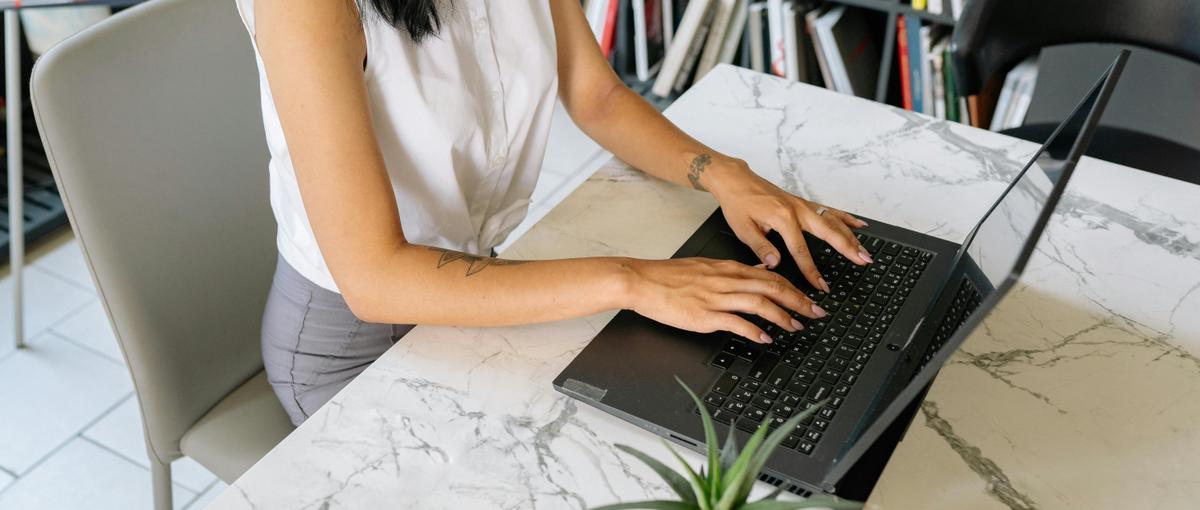 最先端の言語を使って開発！新卒エンジニア募集！！