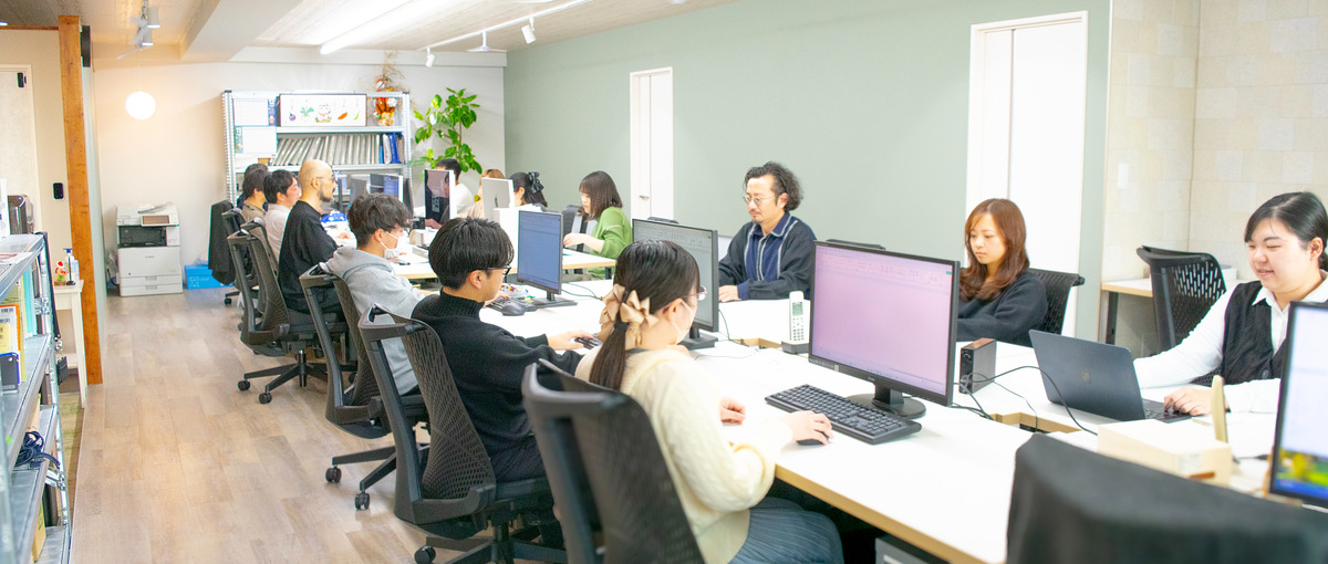 経験ゼロから広告ディレクターへ！ものづくりの1から10を全て学べる環境です